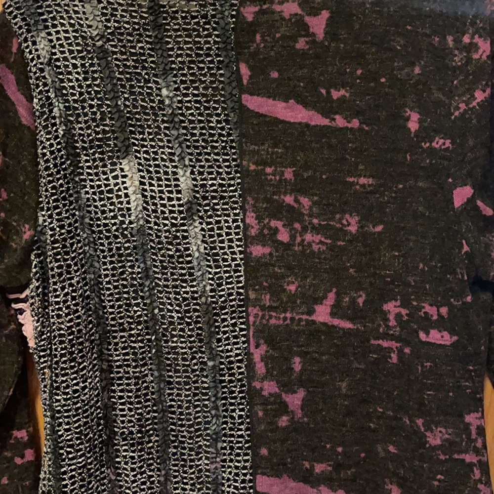 Women’s Collection Top - Picture 6 of 6